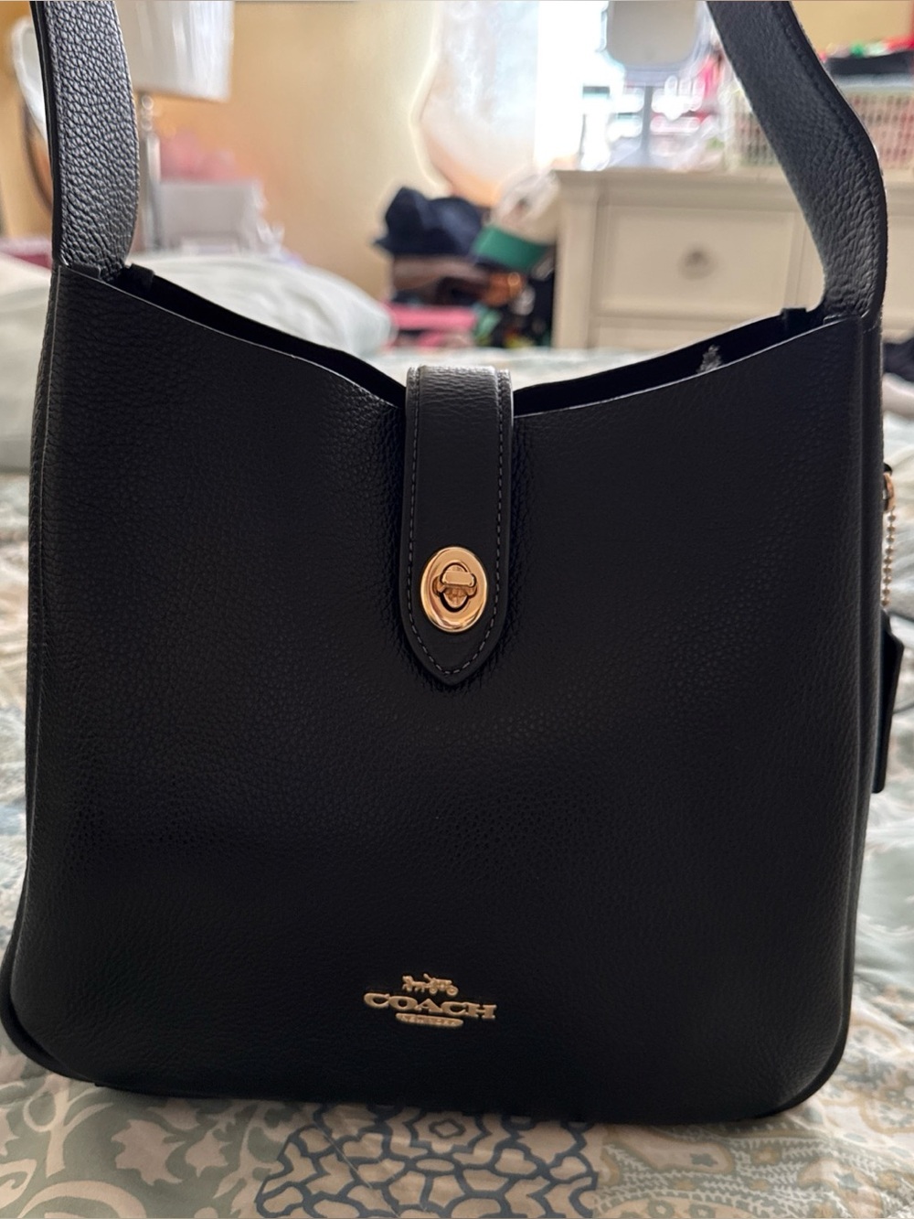 Coach Black Pebbled Crossbody
Bag Turn Lock Gold Hardware
Adjustable Strap